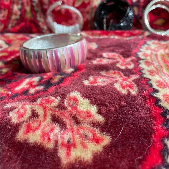 Bracelets - Picture 5 of 6